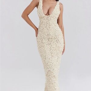 House of CB carena Cream Textured maxi Dress, nwot, size small